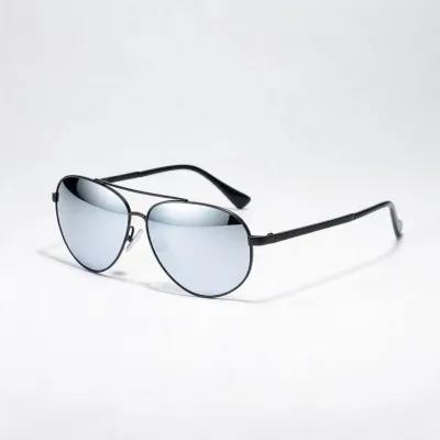 mirrored sunglasses